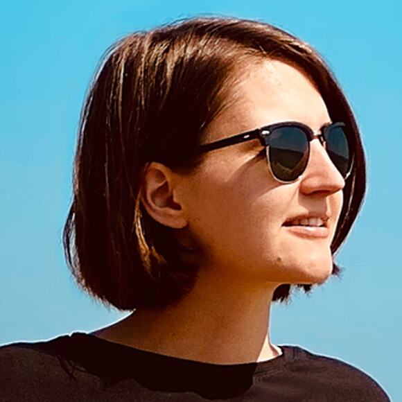 New Hand Printed Womens Large White Cockatoo Parrot Ukraine Fundraiser Bird Tee - Picture 4 of 4